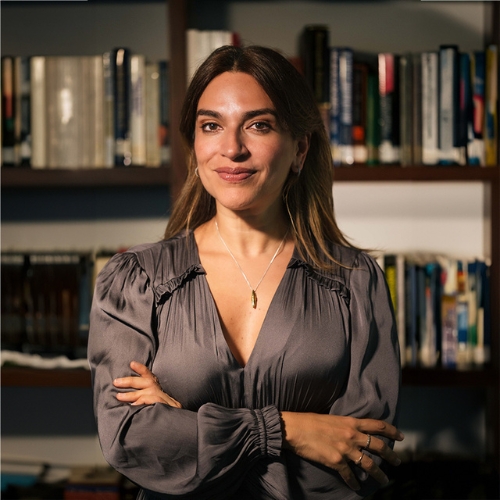 Mariana Campos headshot