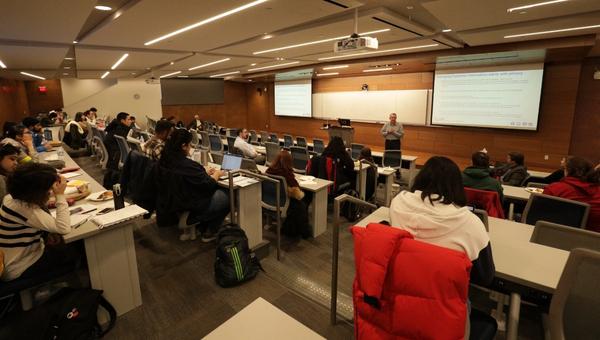 Heinz students attend a tech talk with Comcast.