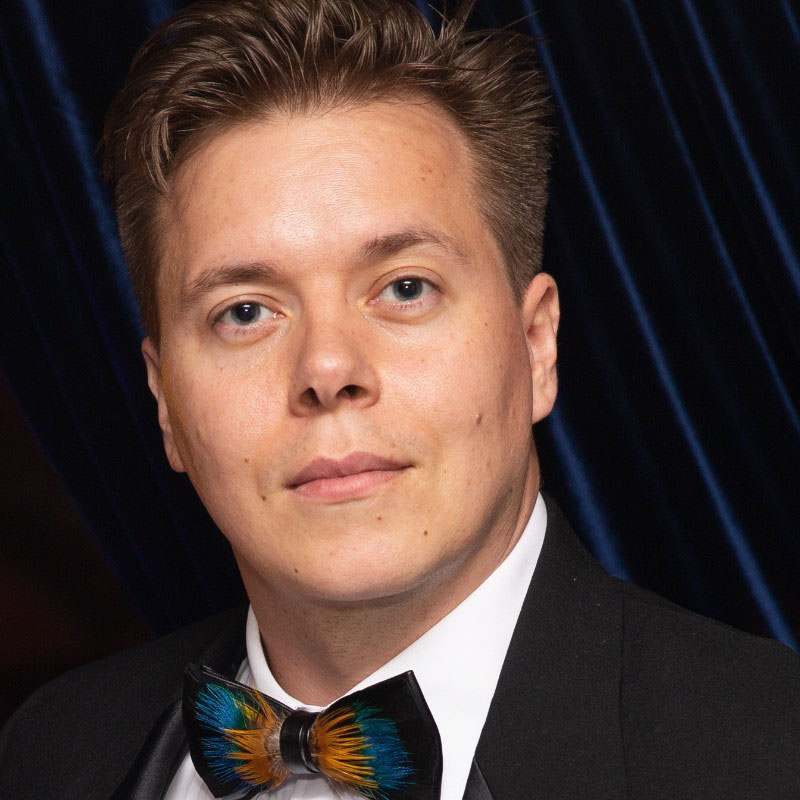 A headshot of Randal Miller