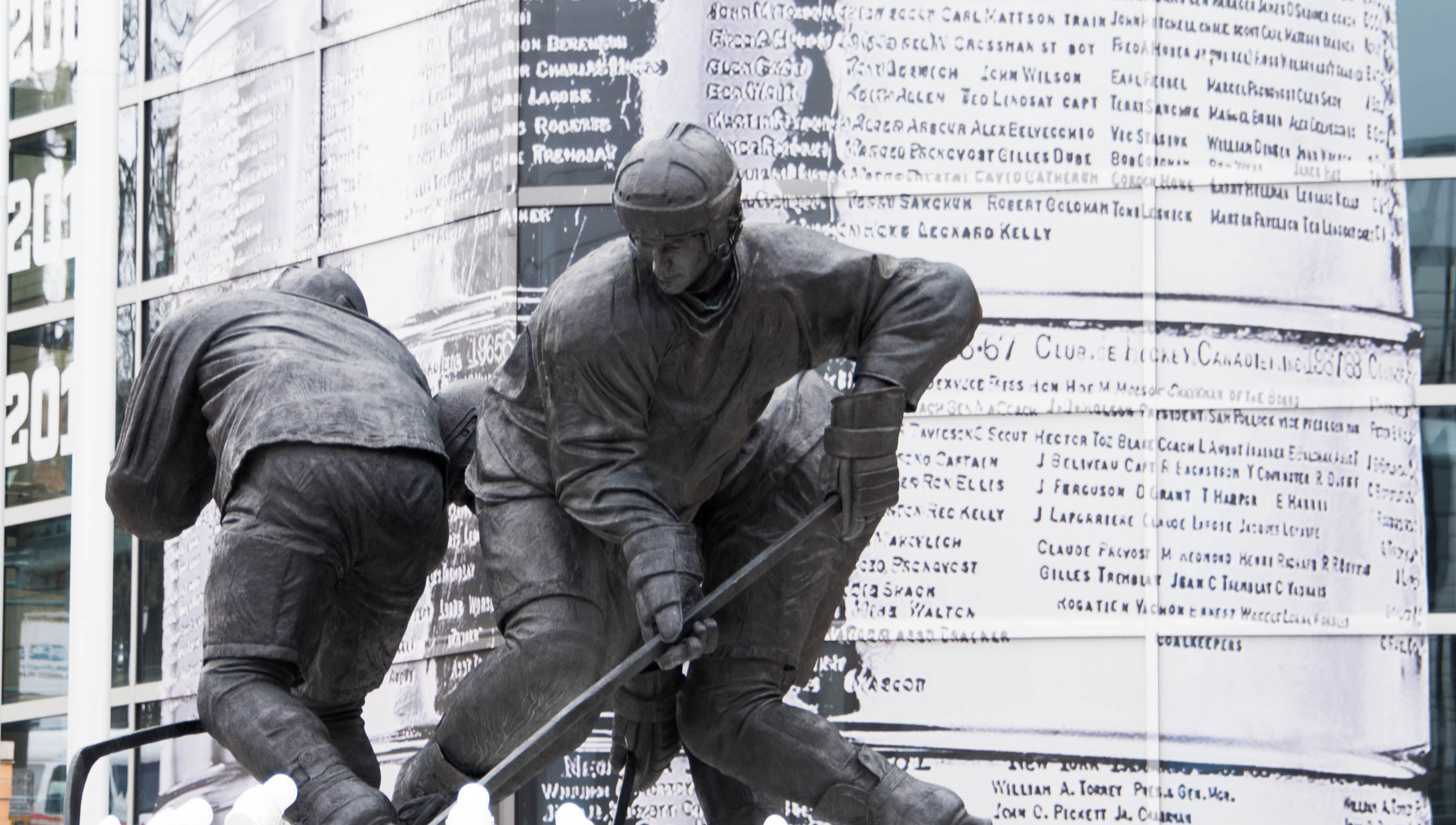 Statue of Mario Lemieux, Hall of Fame player for the Pittsburgh Penguins, outside of PPG Paints Arena