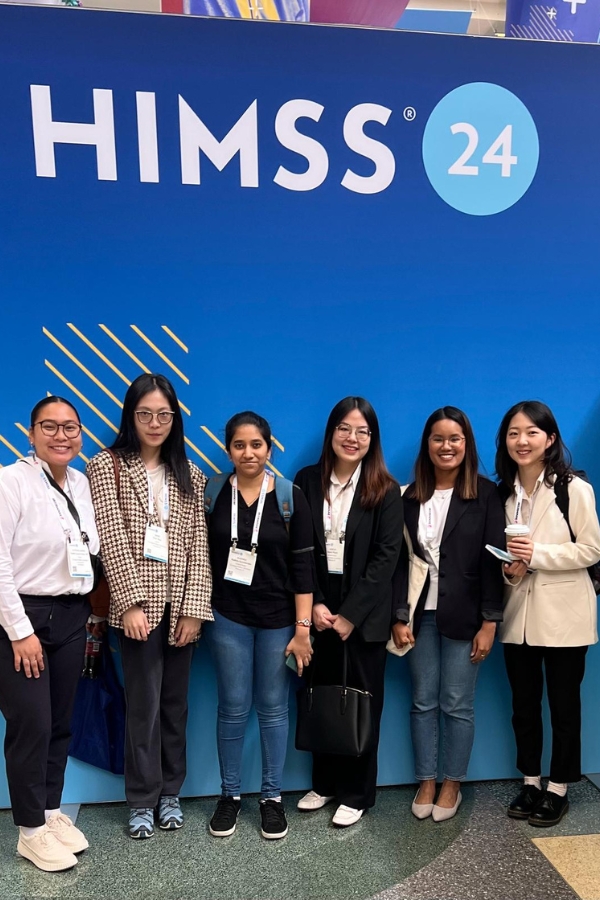 A group of Heinz College health care analytics students traveled to the healthcare information and management systems society conference.