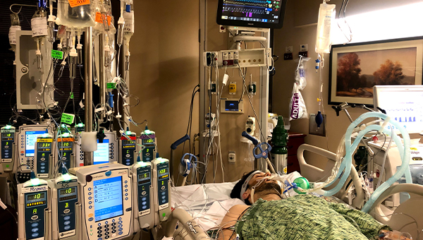 Tristan Mace in ICU on ventilator while waiting to be listed for his heart transplant (February 20, 2021) - Photo courtesy of Jordan Mace