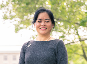 Shihong Huang