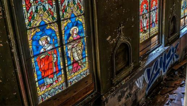 Image of inside of Saints Peter and Paul Church